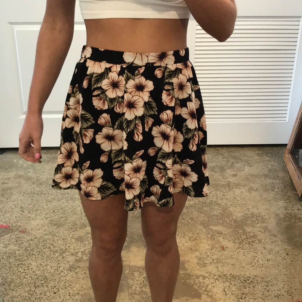Floral zip up skirt-never worn NWOT
